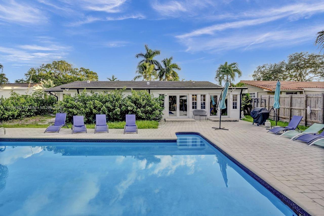 PRIVATE POOL VILLA in the Heart of Highland Lakes, Aventura.
This spacious 7-bedroom, 3-bathroom pool home offers the perfect blend of comfort, convenience, and privacy. Inside, the home features a bright Living/ Dining /Entertainment area, a designed heated pool, a sun-deck, and a pool table for entertainment. Enjoy the outdoors with a fully equipped grill. The property comes fully furnished Recent upgrades include a new concrete tile roof, two new 5-ton AC units, a new double oven, and a new washer and dryer. The home is ideally located just 5 minutes from I-95, Aventura Mall, Restaurants, and schools.
This property can come furnished or unfurnished. ( depending on the length of the lease)- can be rented for a minimum of 4 months.