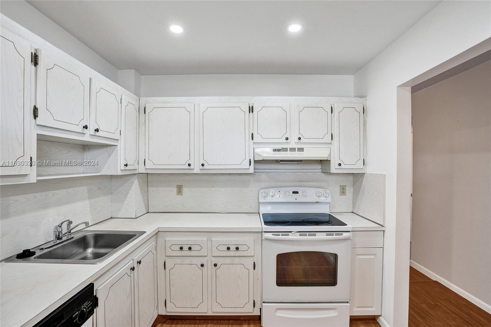 BERKLEY HOUSE OF CARRIAGE - Residential