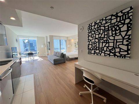 31 SE 6th St 703 Miami FL 33131