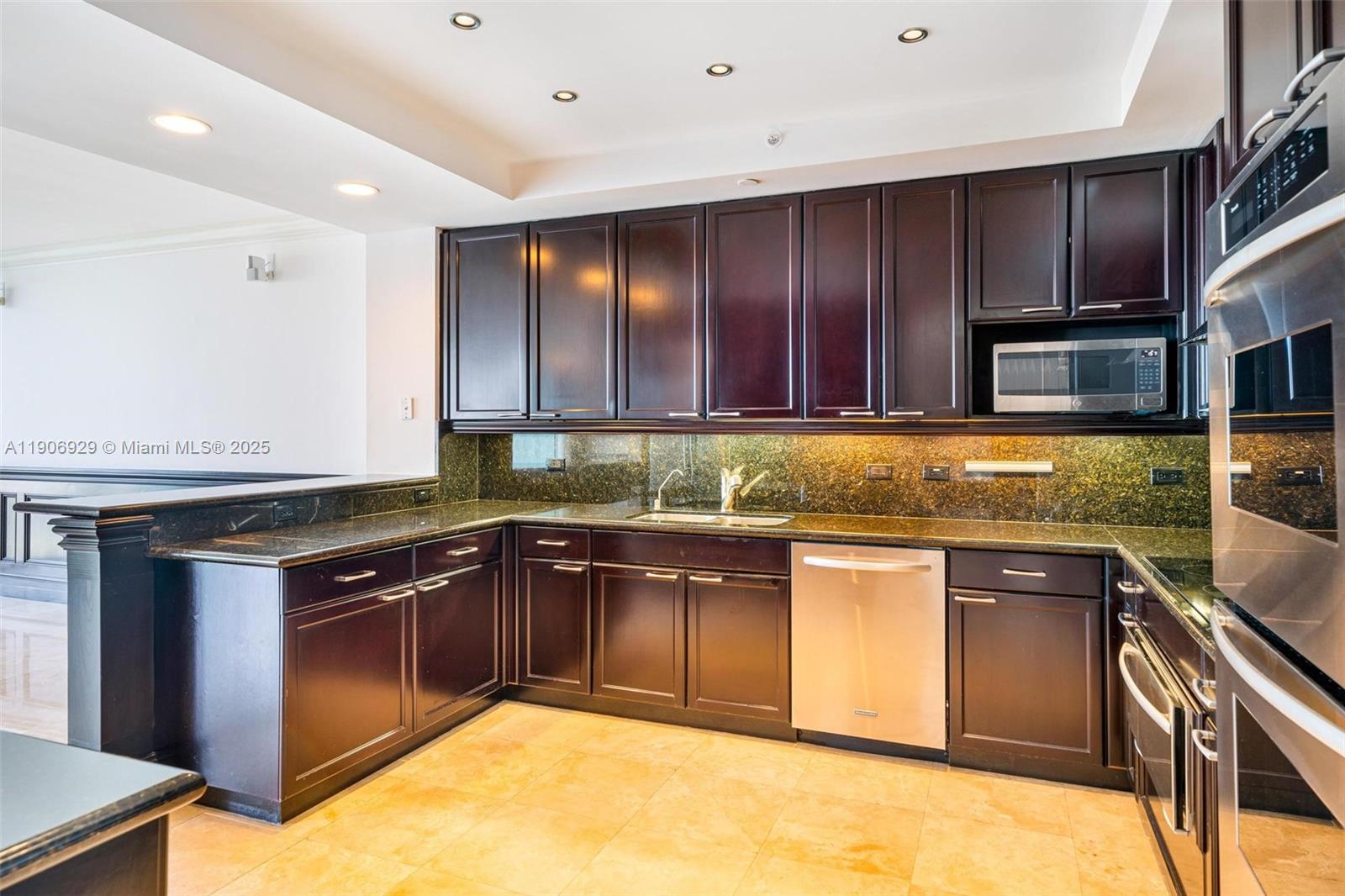 THE PENINSULA CONDO - Residential Lease