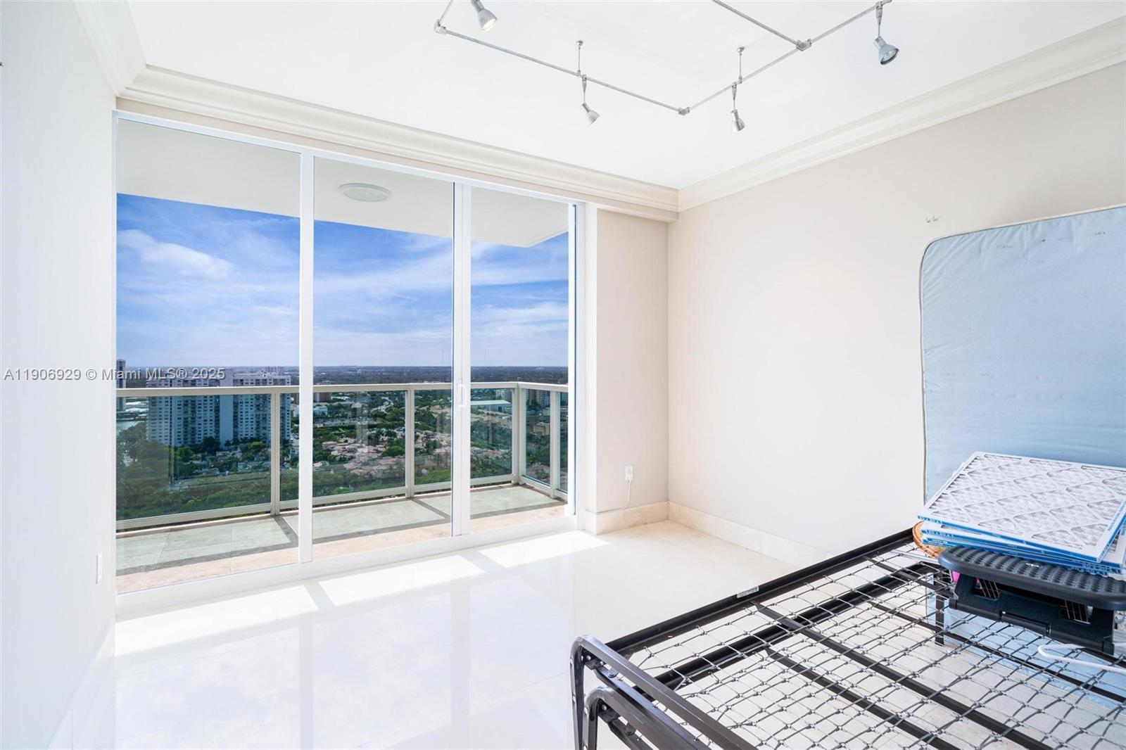 THE PENINSULA CONDO - Residential Lease