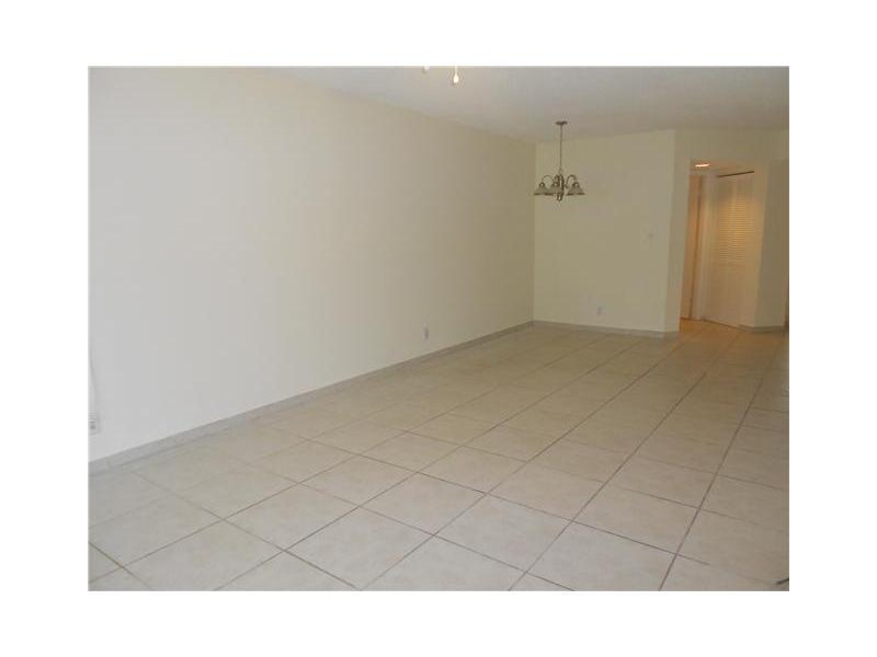 GREAT NEIGHBOHOOD , SHOOPING CENTER NEARBY, GRADE A SCHOOLS. BEAUTIFUL GATED COMMUNITY WITH 2 POOLS, TENNIS COURTS, VOLLEYBALL COURT, GYM WOOD LAMINATED FLOORS IN BETHROOMS, TILE THROUGHOUT THE HOUSE. OPEN LIVING ROOM AND DINING AREA. NEW KITCHEN.