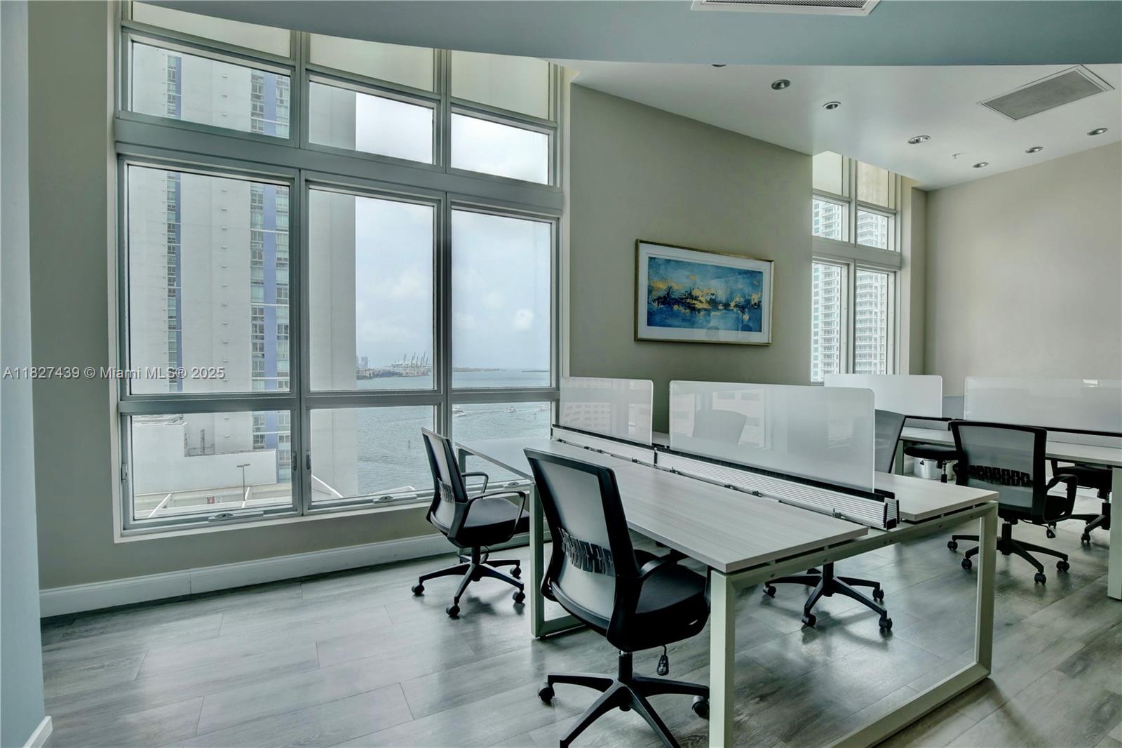 MET 1 CONDO - Residential