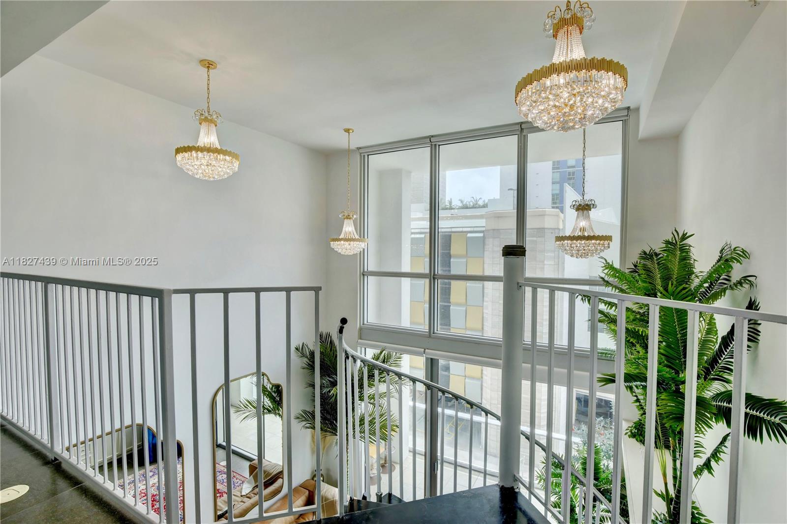 MET 1 CONDO - Residential