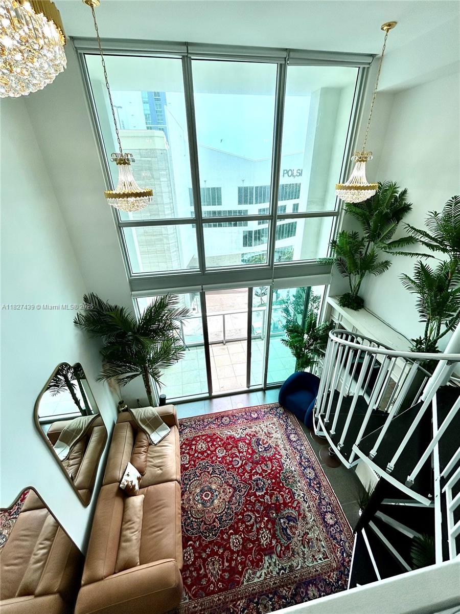 MET 1 CONDO - Residential