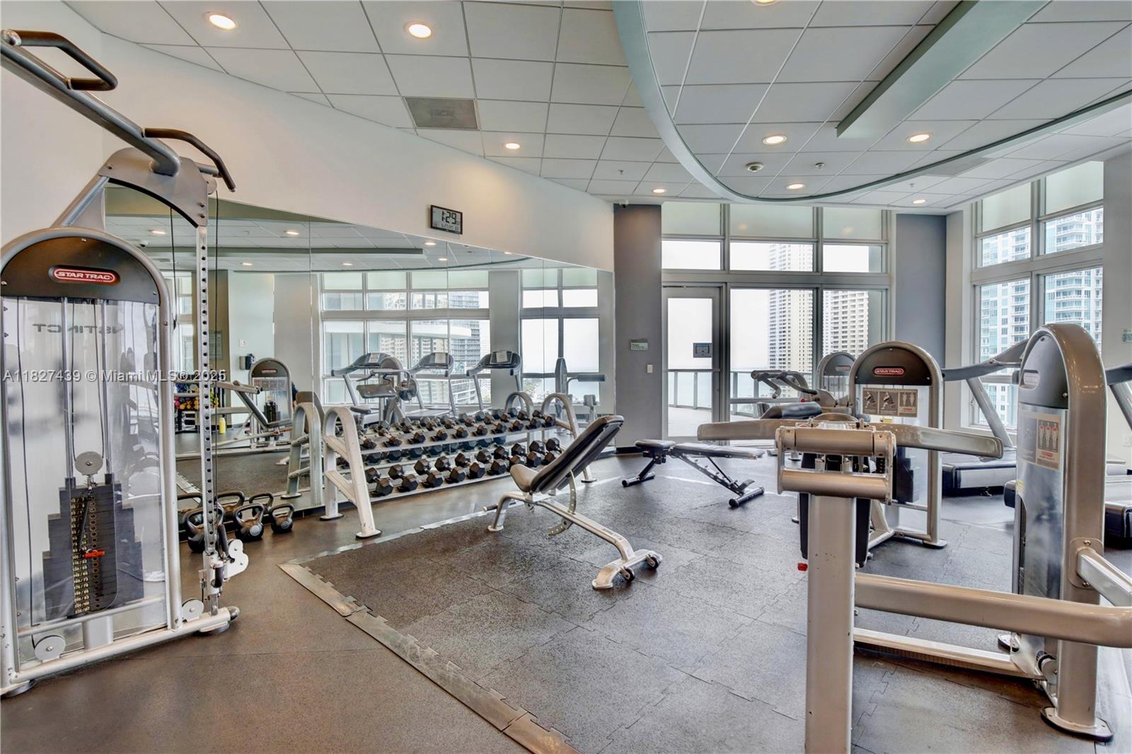 MET 1 CONDO - Residential