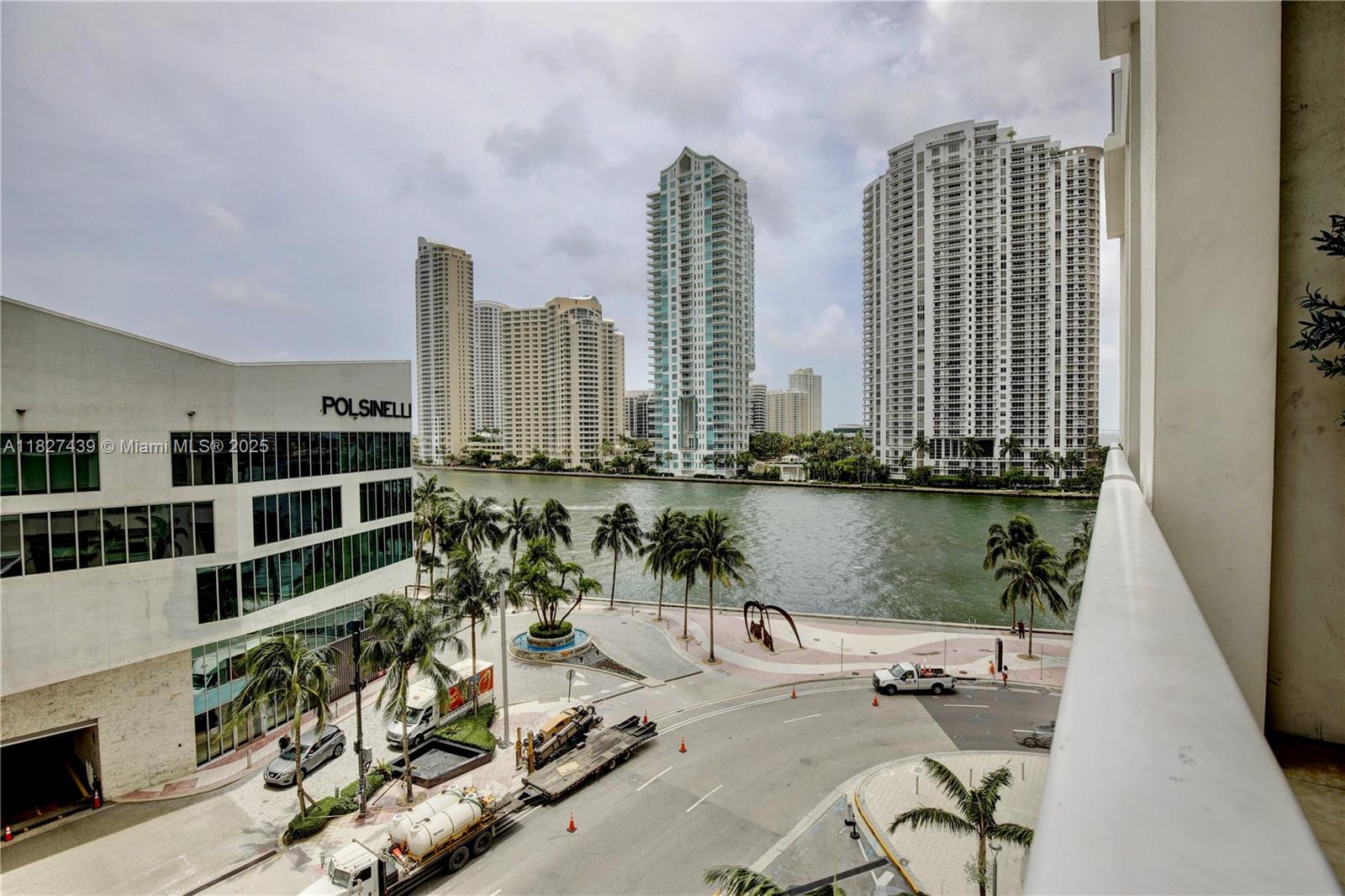 MET 1 CONDO - Residential