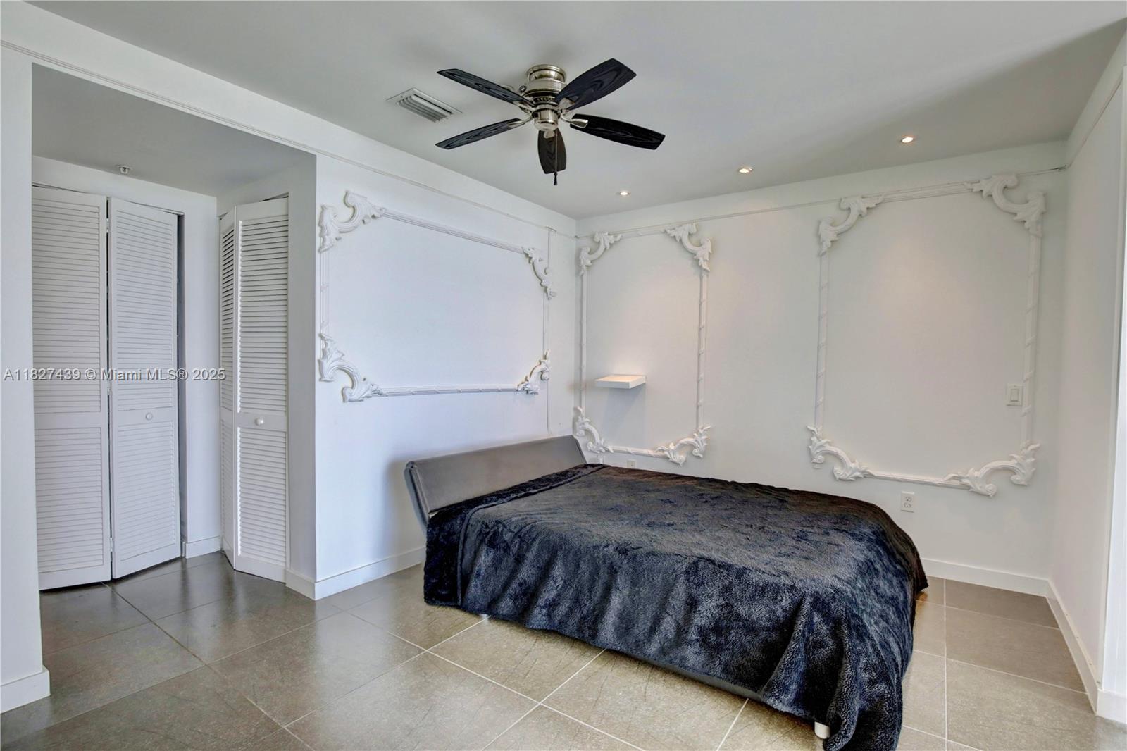 MET 1 CONDO - Residential