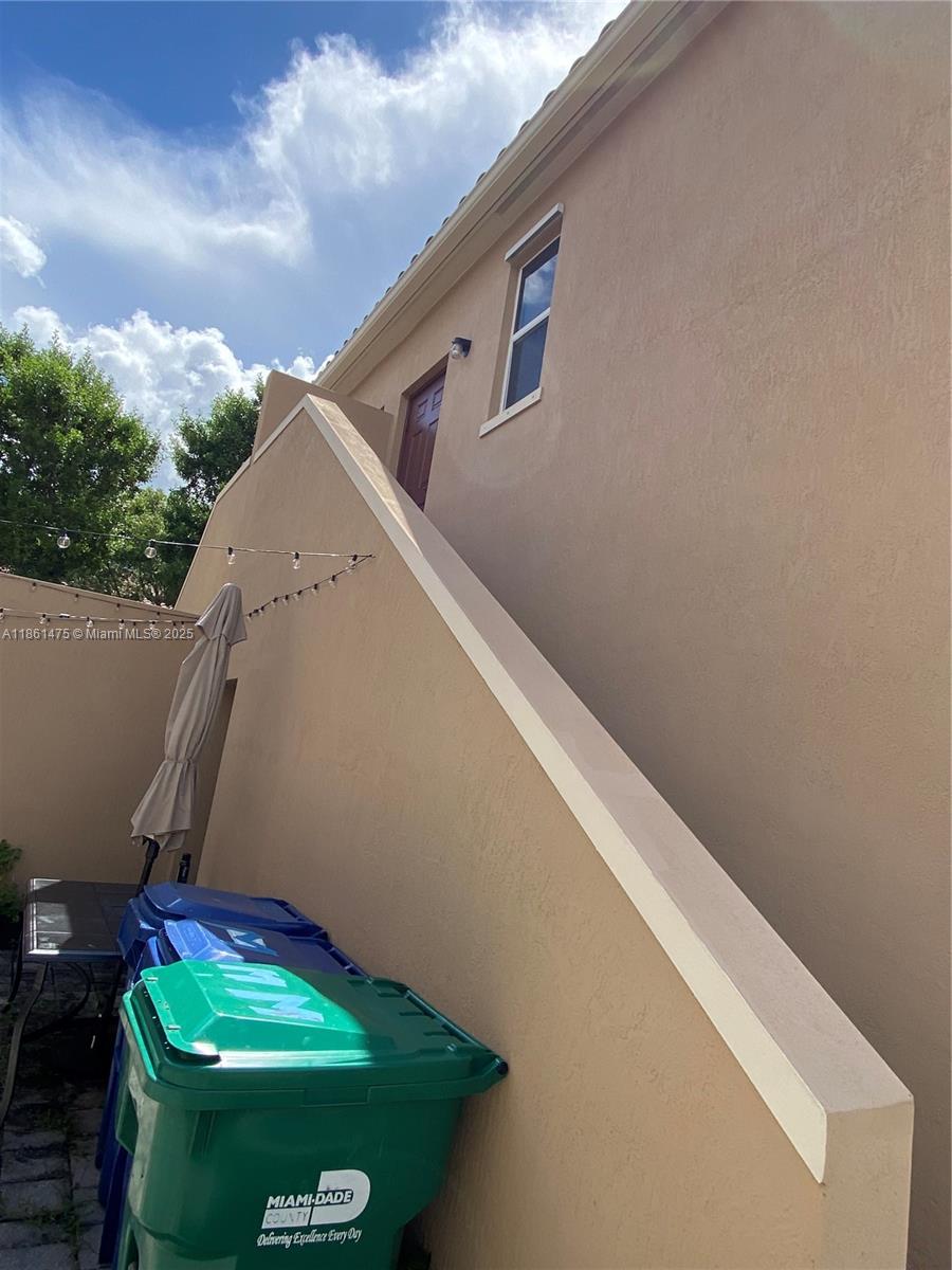 KENDALL COMMONS RESIDENTI - Residential