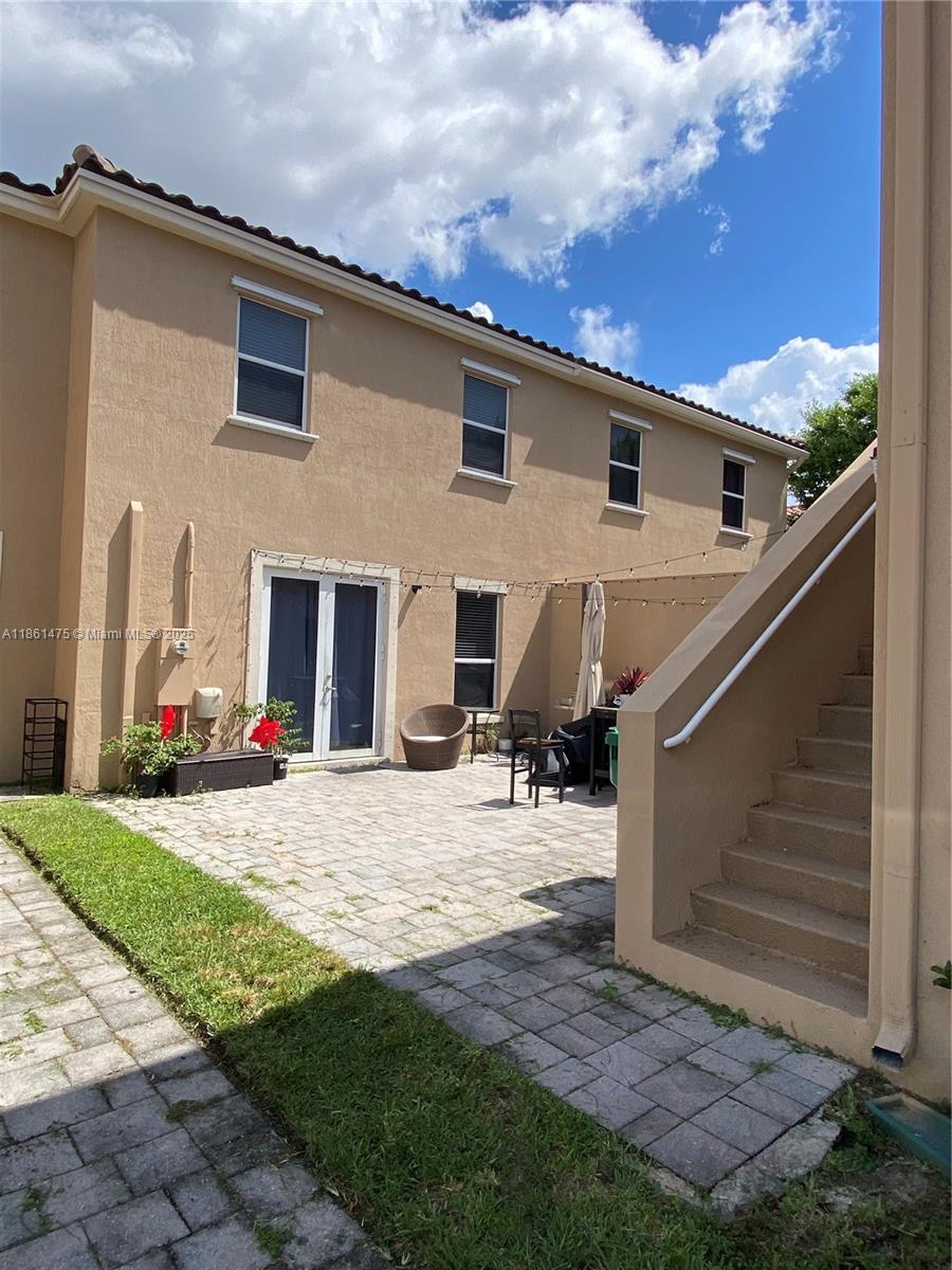 KENDALL COMMONS RESIDENTI - Residential