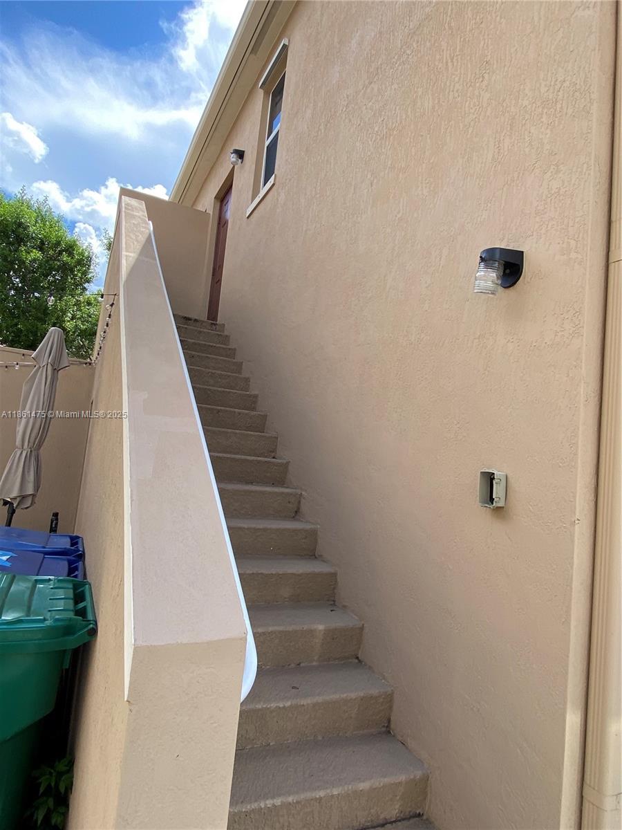 KENDALL COMMONS RESIDENTI - Residential