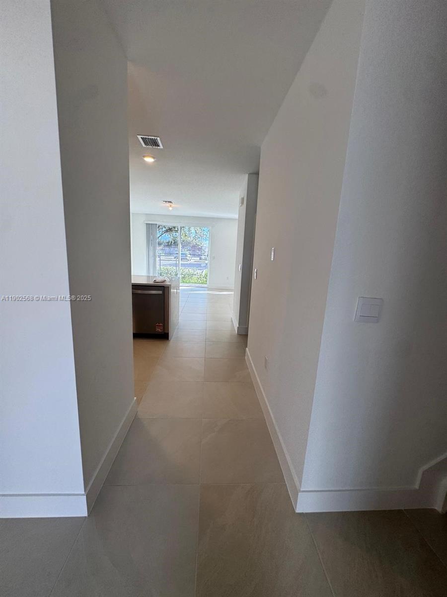 MERRICK SQUARE - Residential Lease