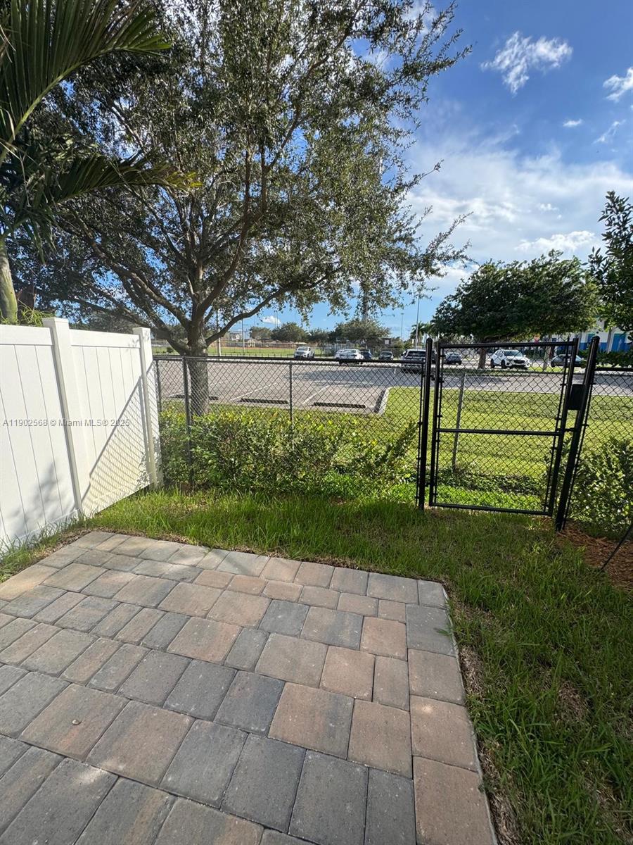 MERRICK SQUARE - Residential Lease