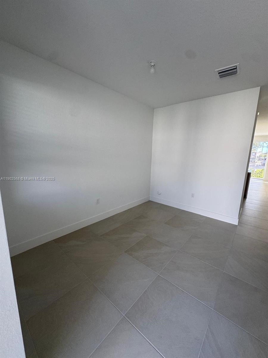 MERRICK SQUARE - Residential Lease