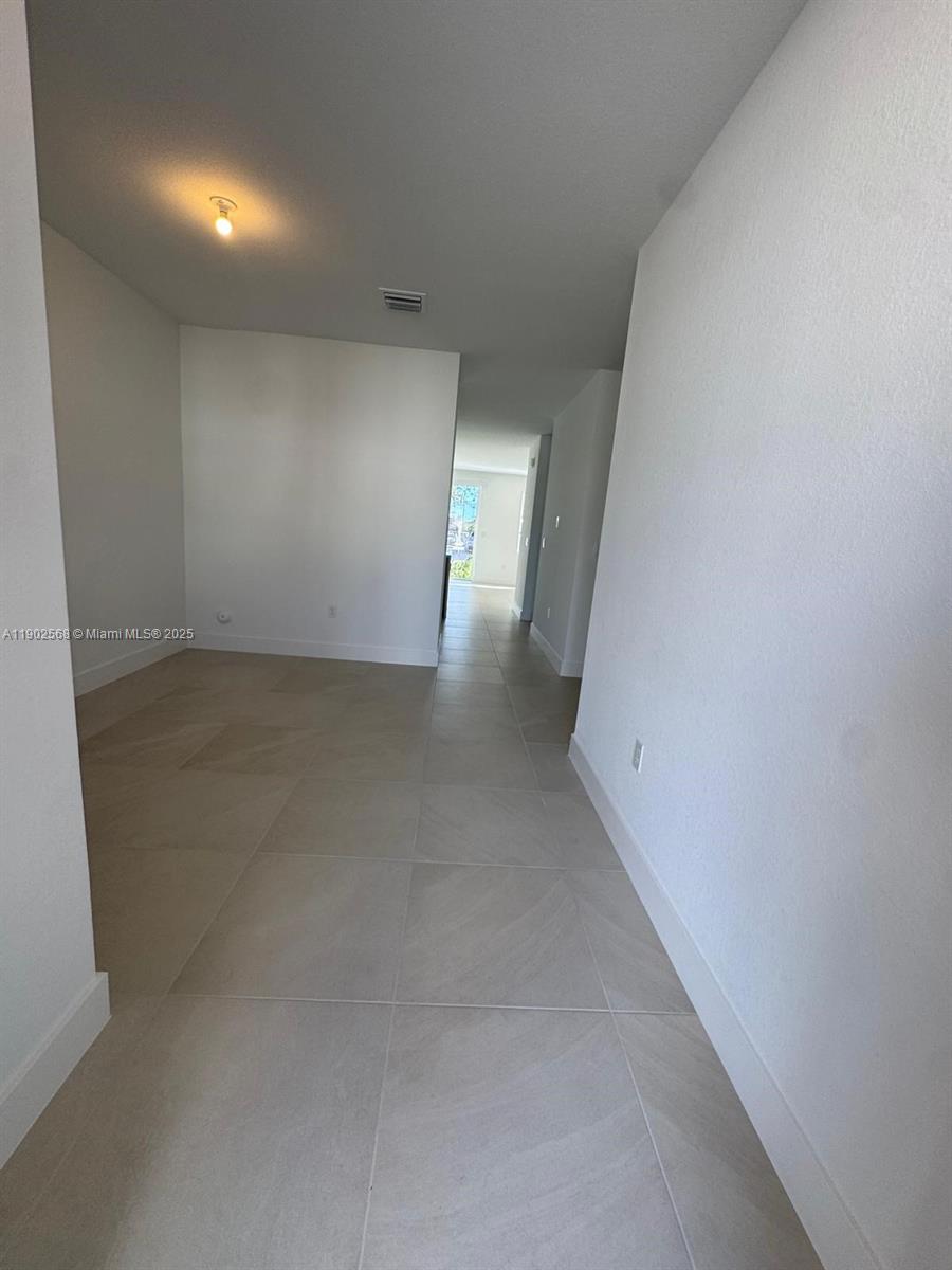 MERRICK SQUARE - Residential Lease