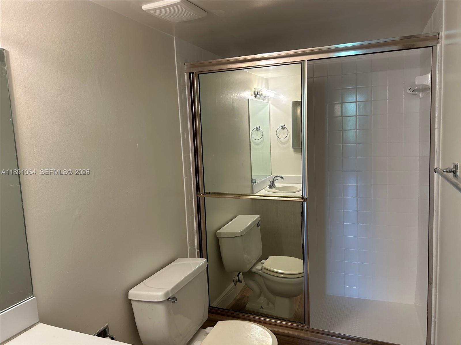 LIVE OAK CONDO FIVE - Residential Lease