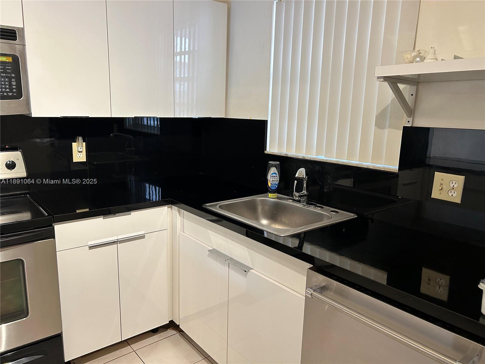 LIVE OAK CONDO FIVE - Residential Lease