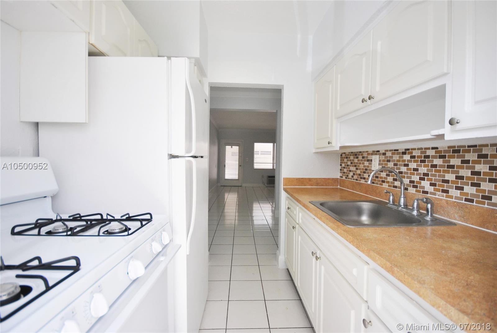 Don’t miss out on this garden view unit just a few blocks away from the beach. Take advantage of living within close proximity to the North Beach Bandshell and North Shore Park. Enjoy the endless selection of the top rated restaurants and shopping options in your neighborhood. This unit features a spacious floor plan, attractive kitchen, and formal dining space. Courtyard building features gated entrance & on-site laundry. Easy to show & with rapid move in process! Pet friendly.