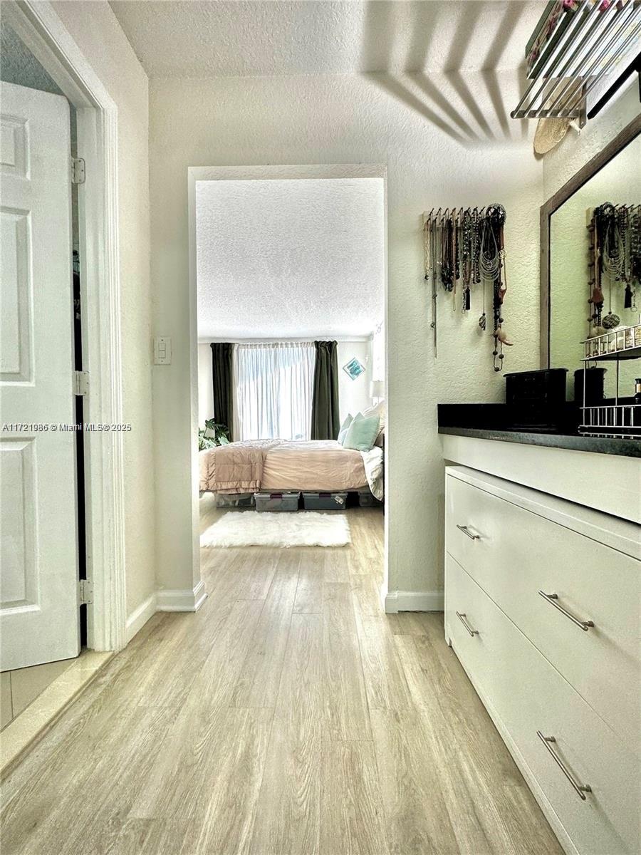 THE VINTAGE CONDO - Residential