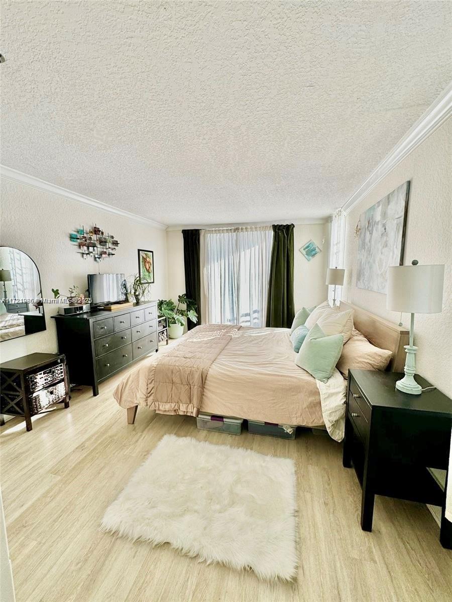 THE VINTAGE CONDO - Residential
