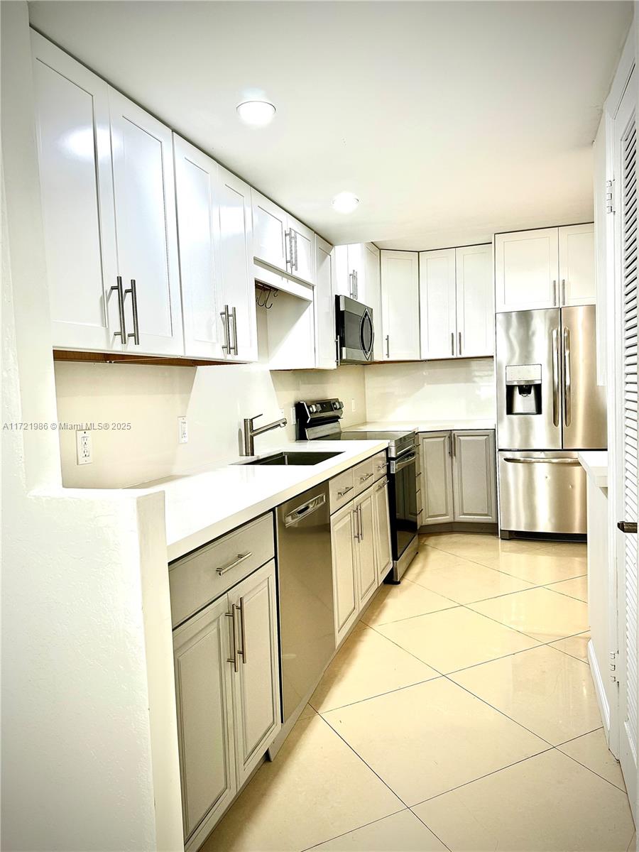 THE VINTAGE CONDO - Residential