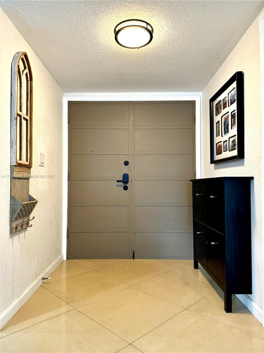 THE VINTAGE CONDO - Residential