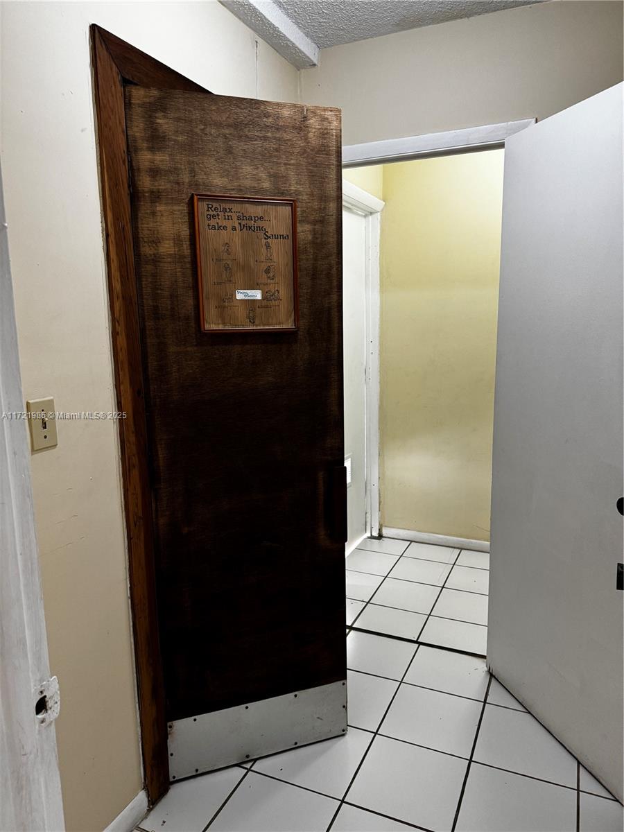 THE VINTAGE CONDO - Residential