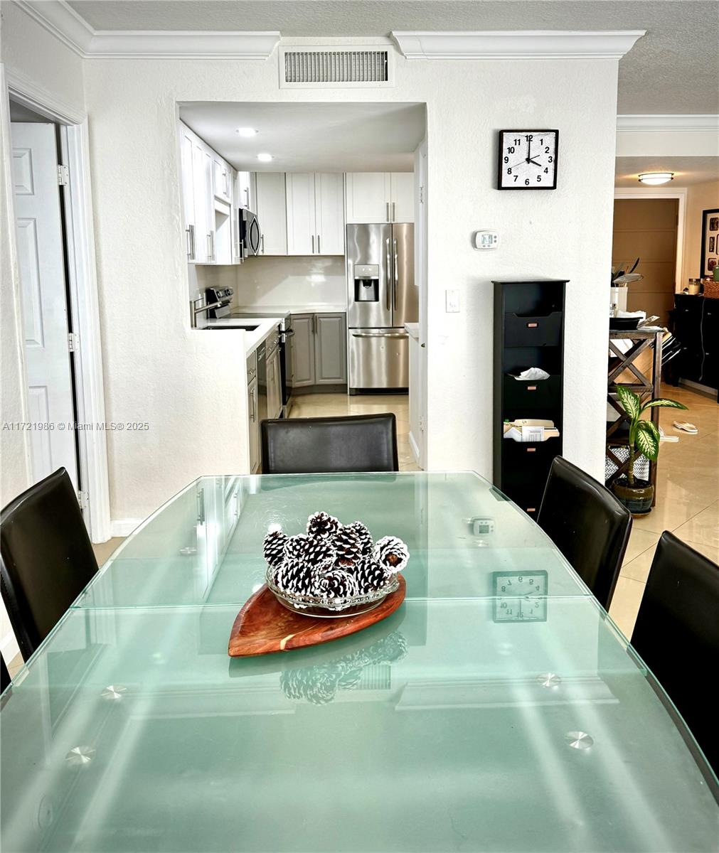 THE VINTAGE CONDO - Residential