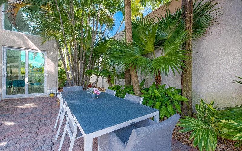 ISLAND IN THE GROVE - Residential