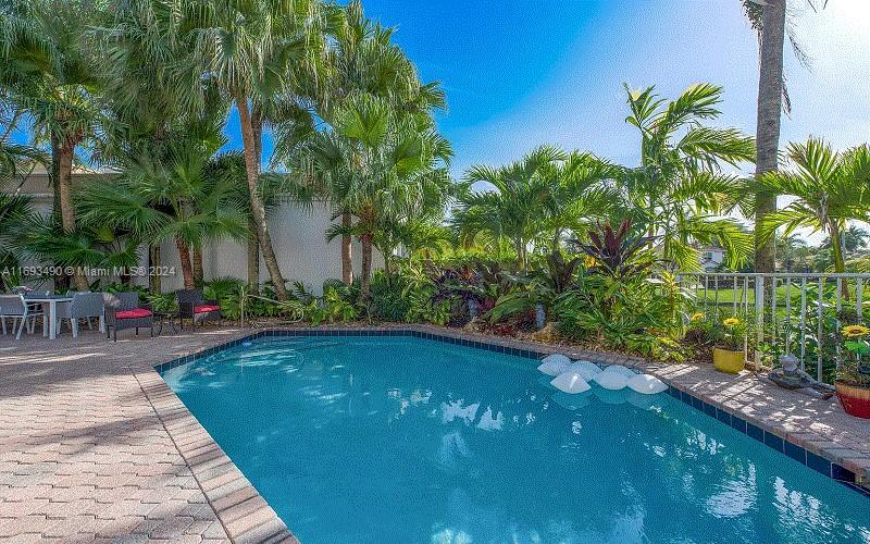ISLAND IN THE GROVE - Residential