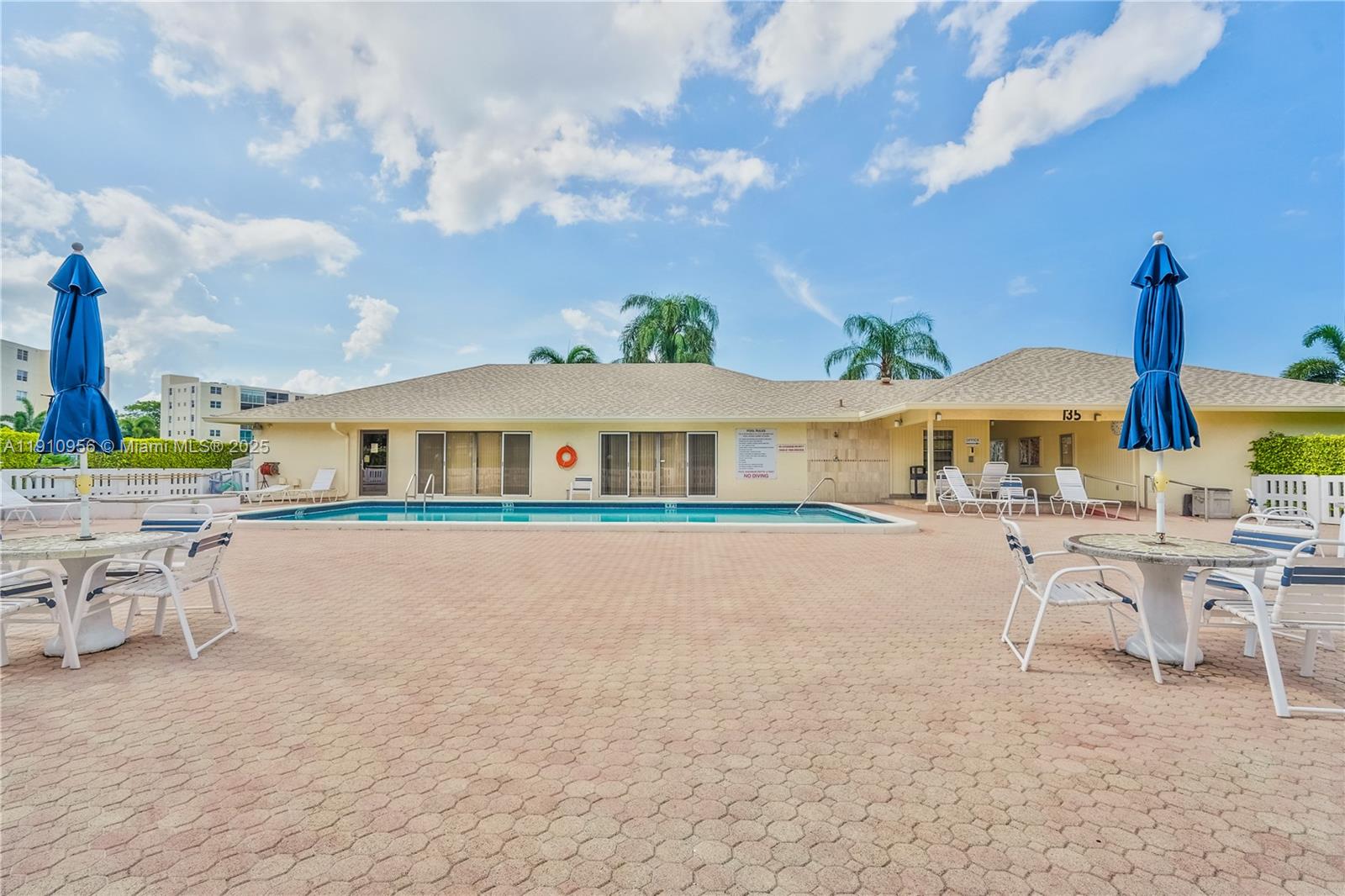 MEADOWBROOK LAKES VIEW CO - Residential Lease