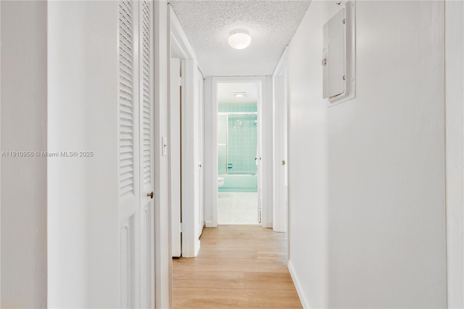 MEADOWBROOK LAKES VIEW CO - Residential Lease