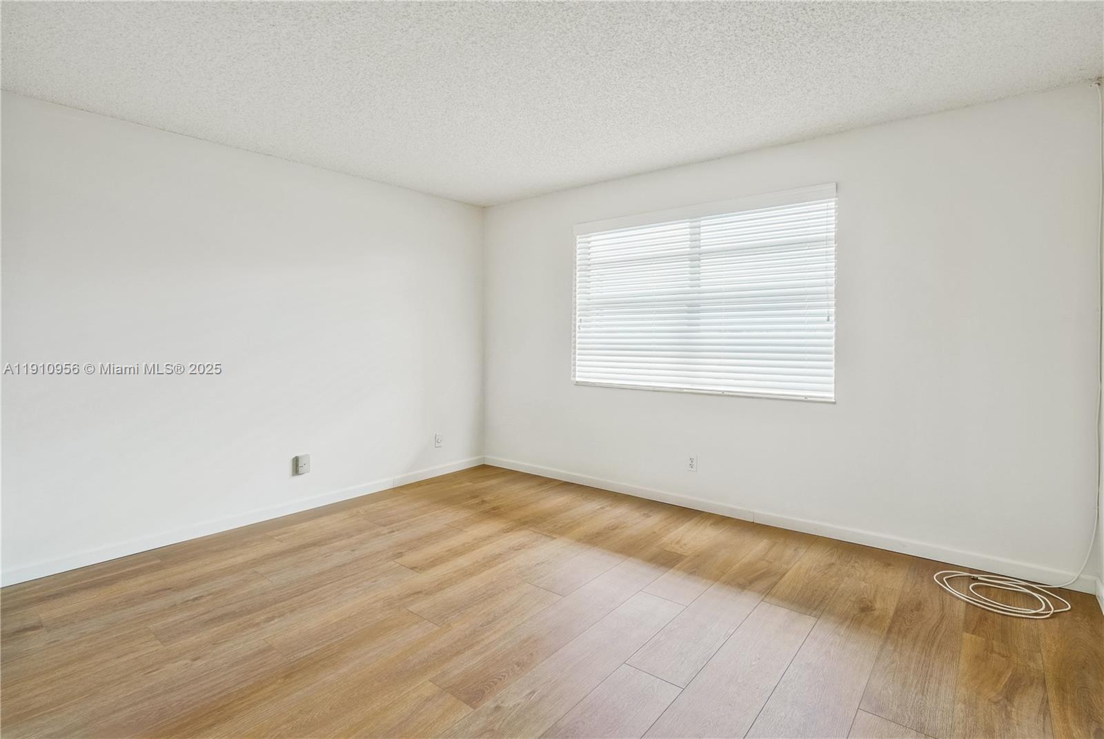 MEADOWBROOK LAKES VIEW CO - Residential Lease