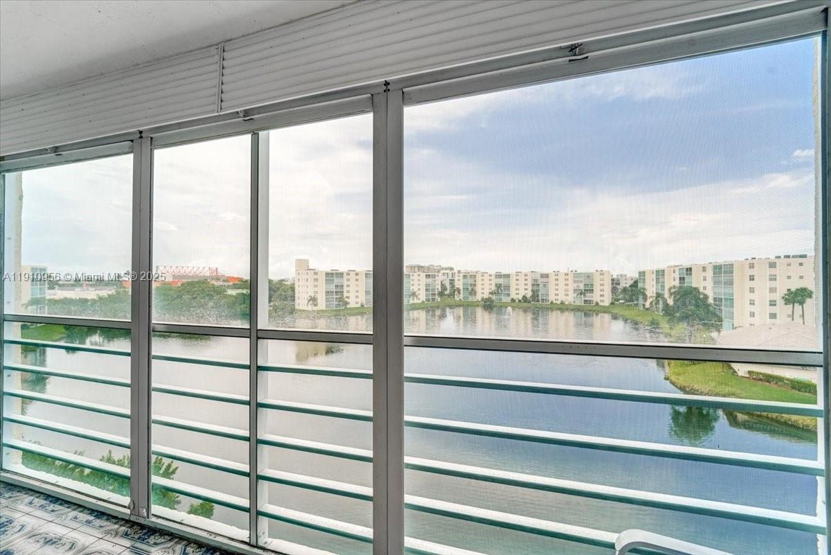 MEADOWBROOK LAKES VIEW CO - Residential Lease