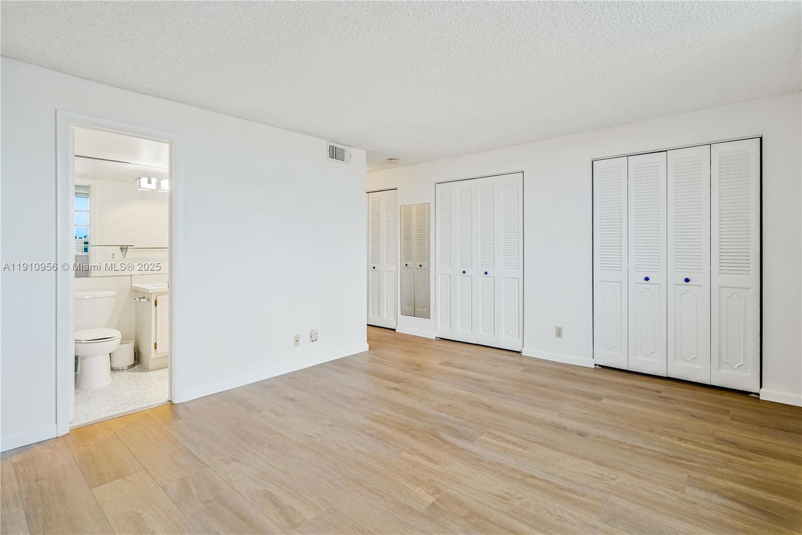 MEADOWBROOK LAKES VIEW CO - Residential Lease