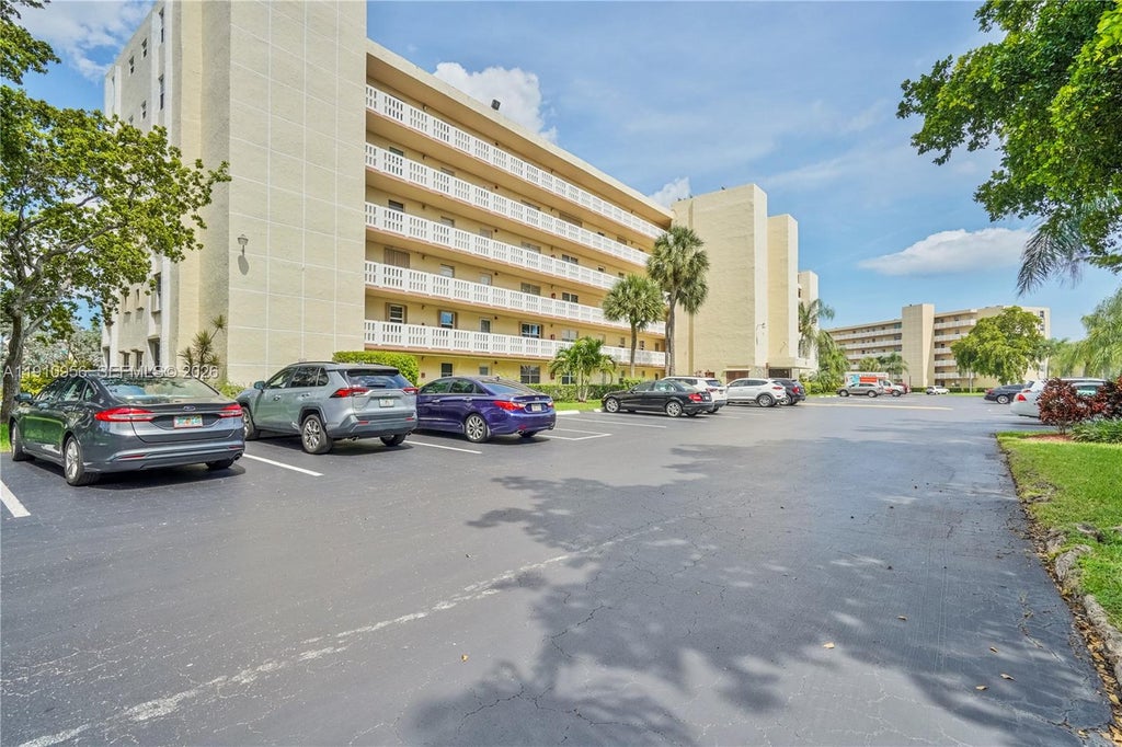 Photo of 141 SE 3rd Ave #506, Dania Beach, FL 33004 (MLS # A11910956)