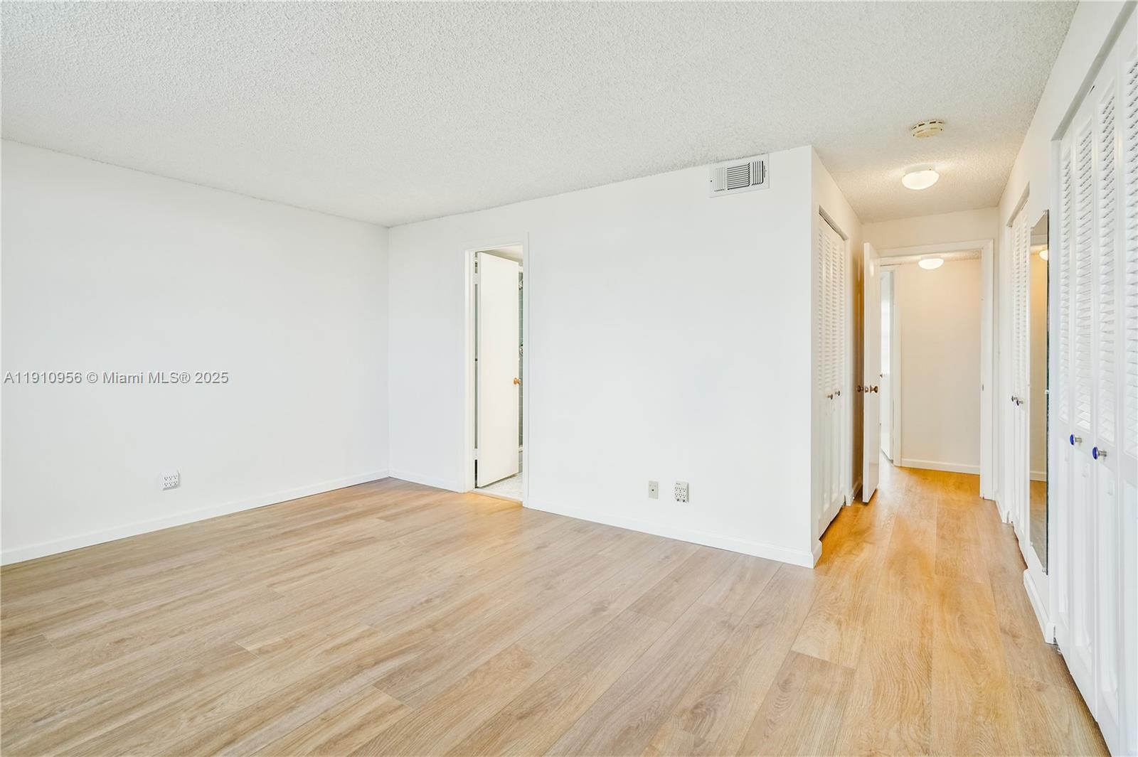 MEADOWBROOK LAKES VIEW CO - Residential Lease