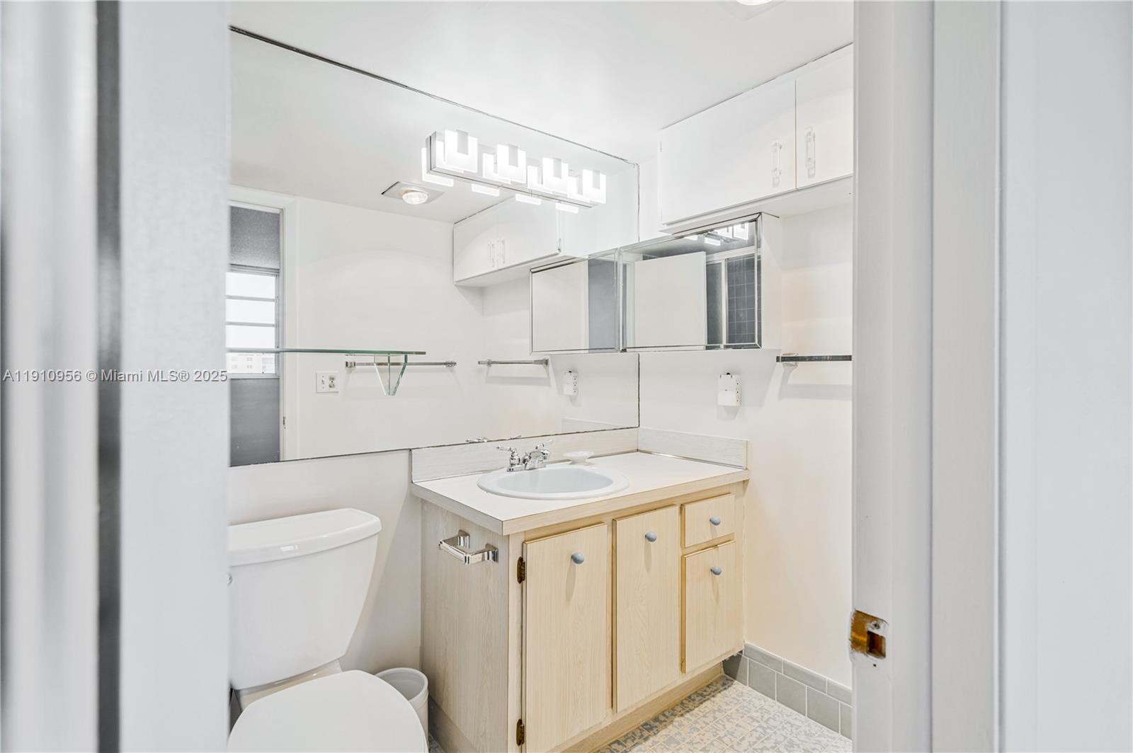 MEADOWBROOK LAKES VIEW CO - Residential Lease