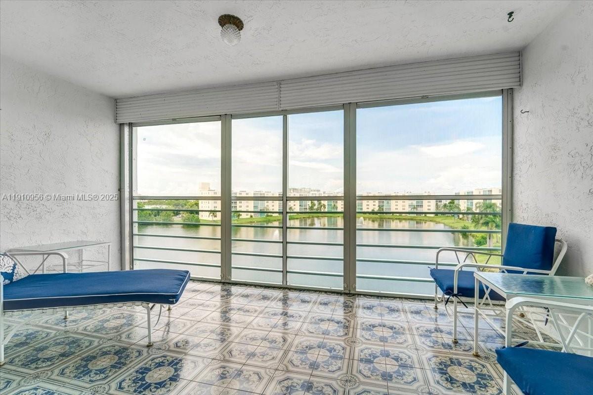 MEADOWBROOK LAKES VIEW CO - Residential Lease