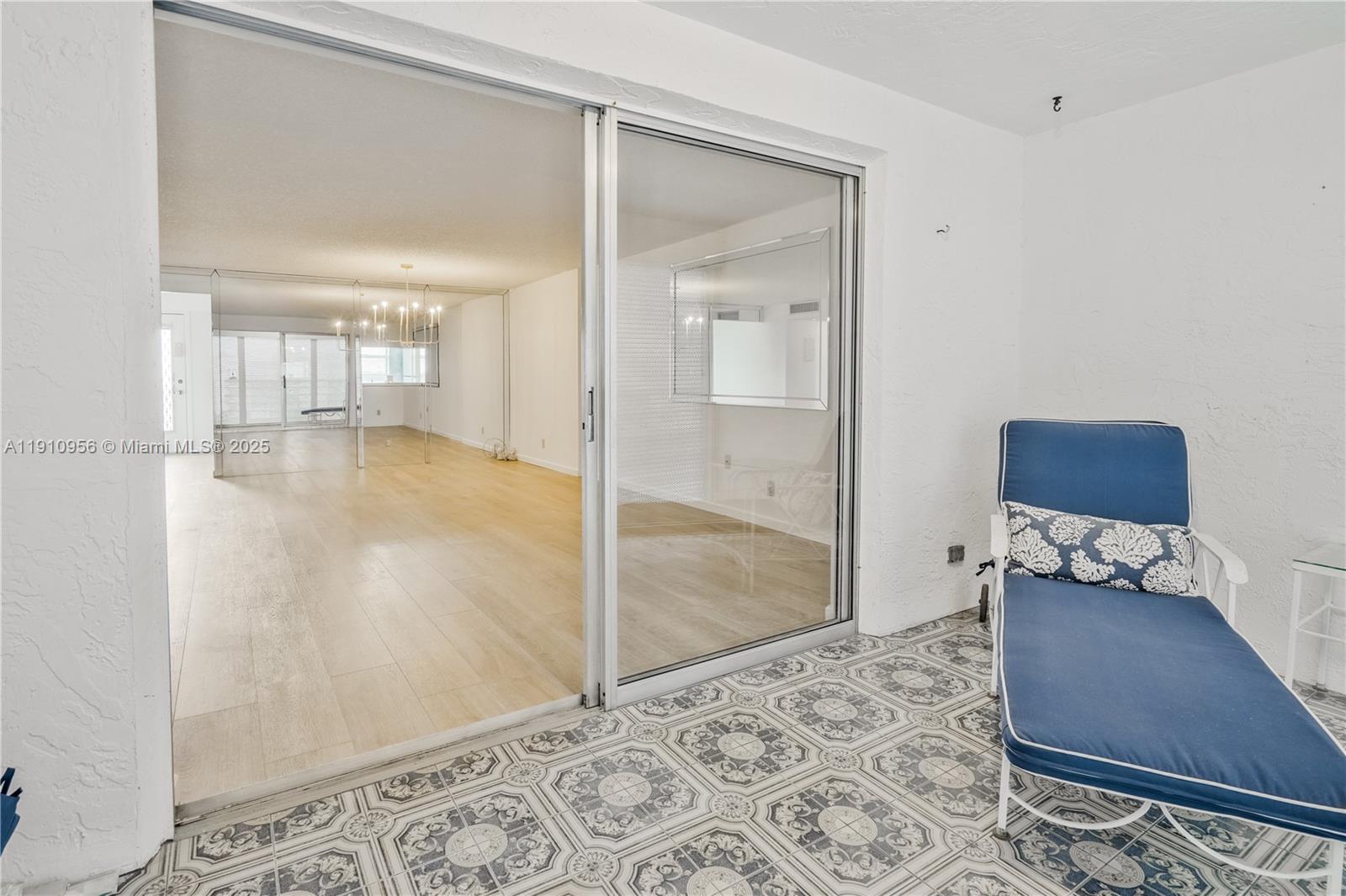 MEADOWBROOK LAKES VIEW CO - Residential Lease