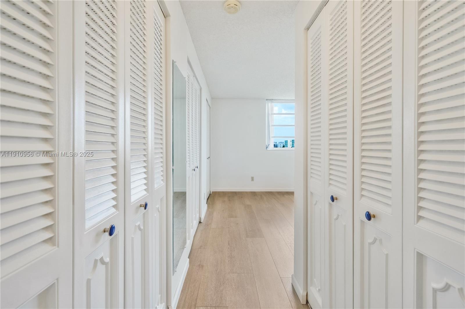 MEADOWBROOK LAKES VIEW CO - Residential Lease