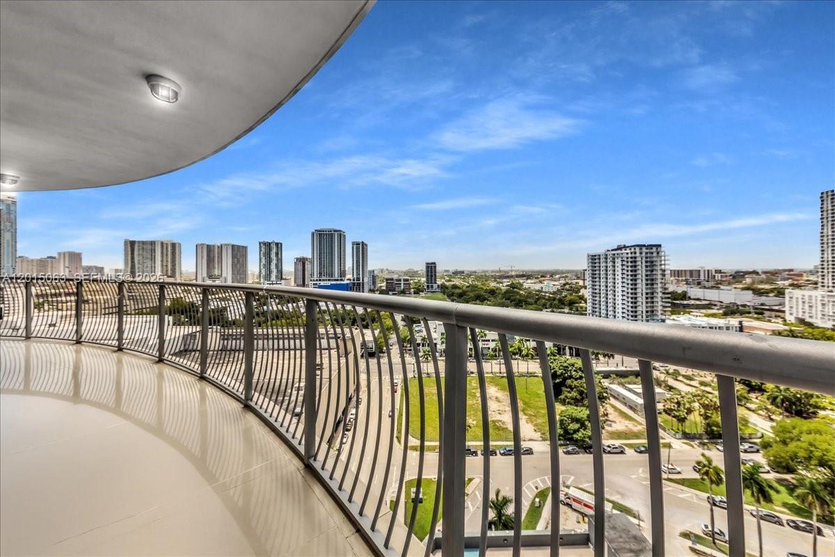 OPERA TOWER CONDO - Residential