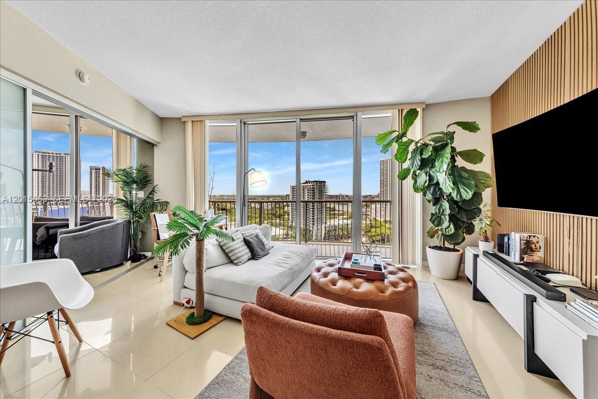OPERA TOWER CONDO - Residential