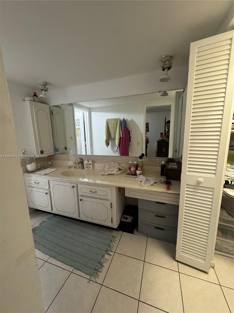 PALM ROYAL APTS INC CONDO - Residential