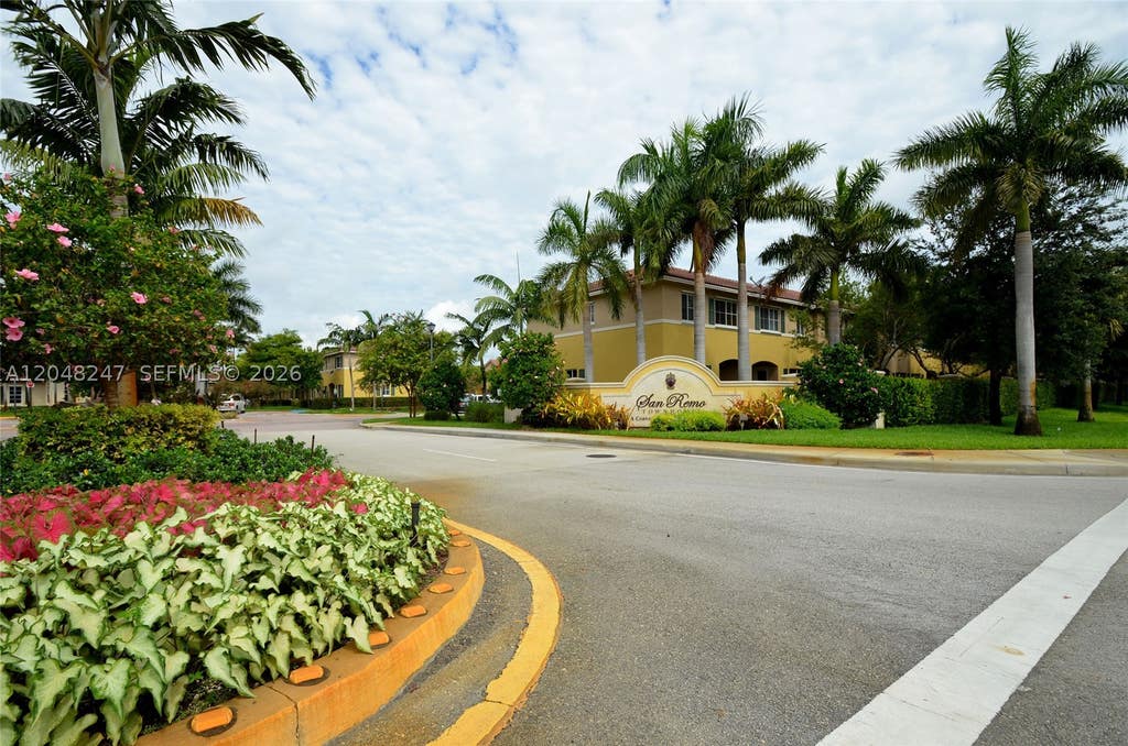 Photo of 6059 SW 19th Ct #6059, North Lauderdale, FL 33068 (MLS # A12048247)
