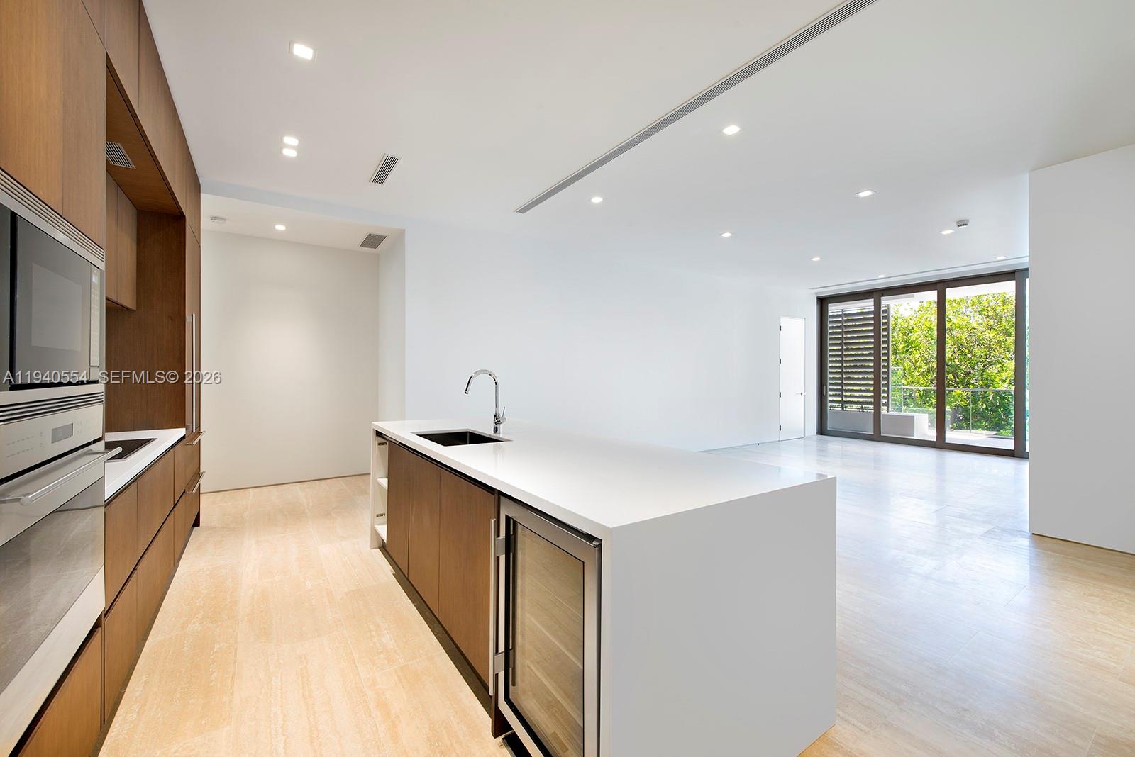 311 Meridian Ave 302