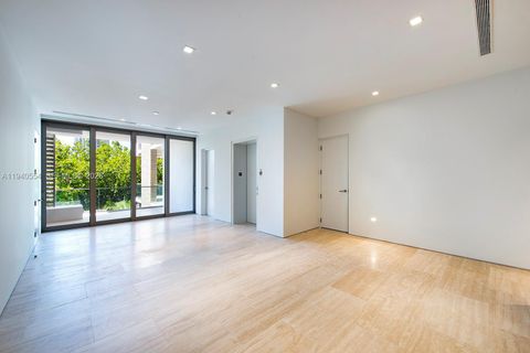 311 Meridian Ave 302 Miami Beach FL 33139