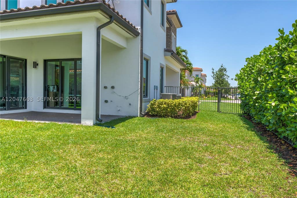 Photo of 3412 Emerson Ln, Hollywood, FL 33312 (MLS # A12047663)