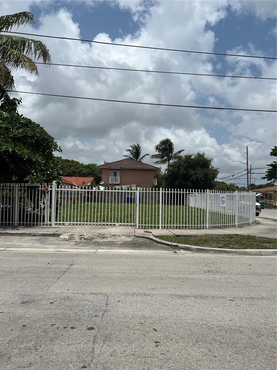 1101 NW 25th St