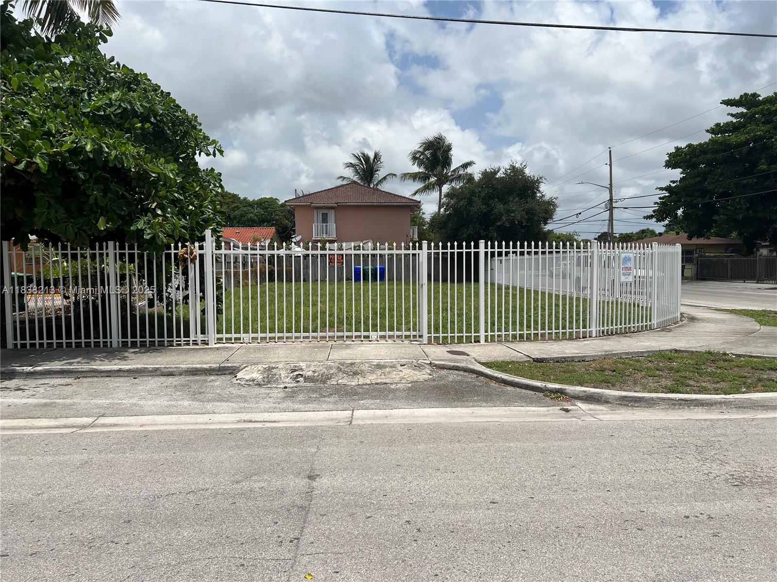 1101 NW 25th St